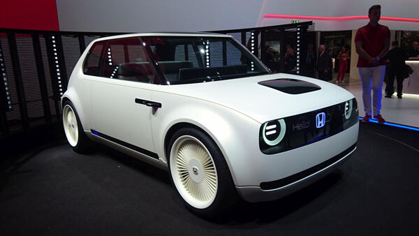 Frankfurt Motor Show Dipenuhi &quot;Mobil Hantu&quot; 