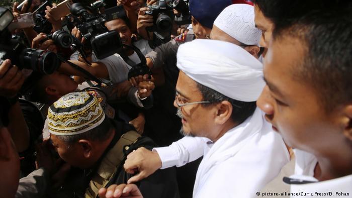 Kasus-Kasus Yang Melilit Habib Rizieq Shibab