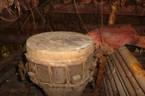 Kampung Adat Tarung Yang Menyimpan Tambur Berbahan Kulit Manusia Hangus Terbakar