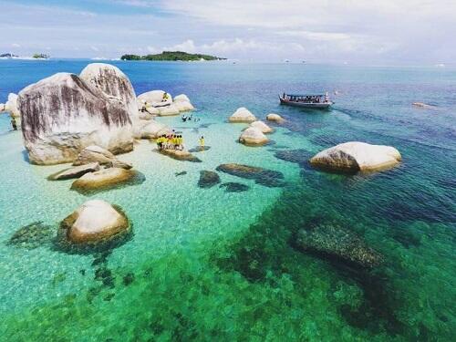 Pantai dan Pulau yang HARUS Agan Kunjungi Saat ke Belitung