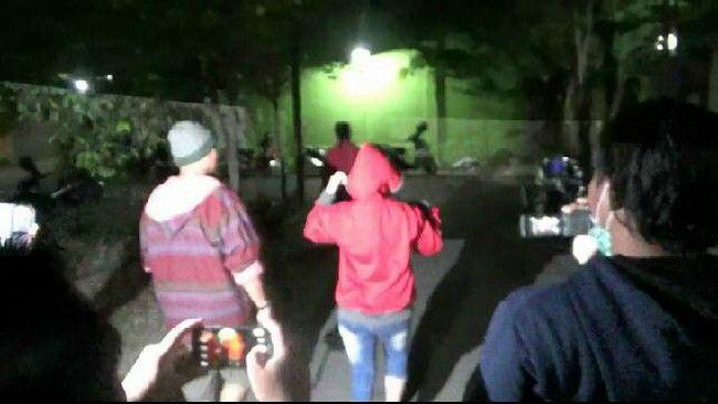 Seranjang dengan Istri Orang, Oknum Polisi Digerebek Warga