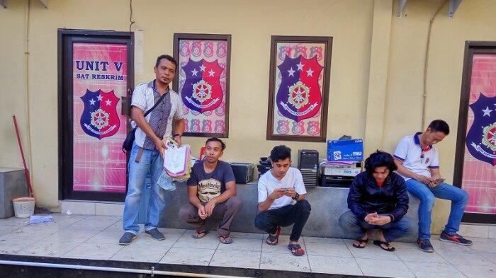 Pembuatan Ktp Palsu Kaskus | polresta gerebek gudang pembuatan ktp palsu di manado kaskus Pembuatan Ktp Palsu Kaskus | polresta gerebek gudang pembuatan ktp palsu di manado kaskus