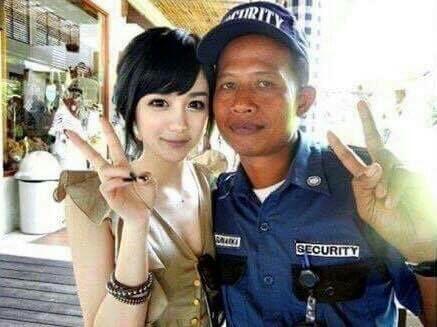 (Cowok Jelek Masuk)Alasan Cowok Jelek Bisa Punya Cewek Cakep