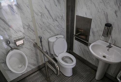 Di Halte Transjakarta Ada Smart Toilet! Begini Penampakannya! 