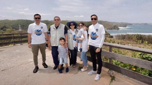 SBY Kalau Liburan Kompak Banget Lho