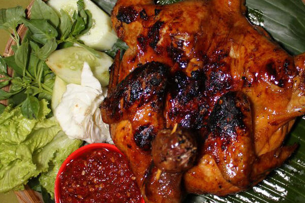 10 Tempat Makan Ayam Bakar yang Nikmat