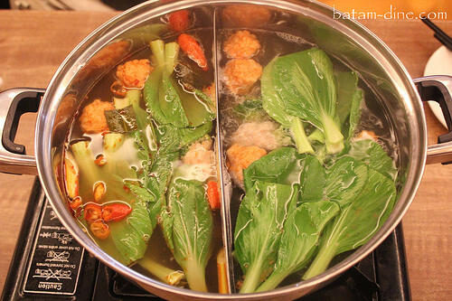 Slurrp! Asyiknya Makan Siang Hangat dengan Shabu-shabu di 6 Tempat Ini
