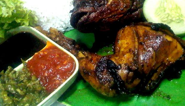 10 Tempat Makan Ayam Bakar yang Nikmat