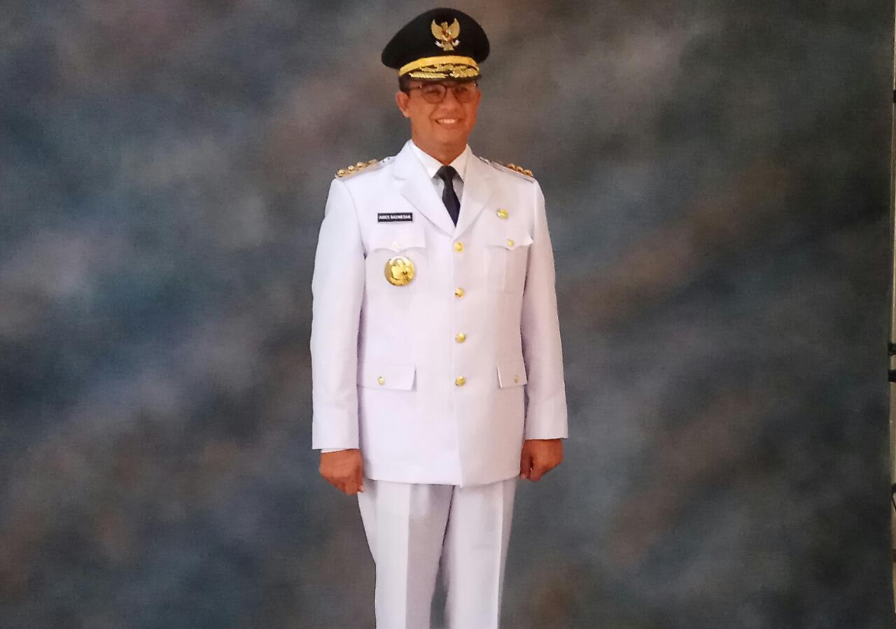 Anies Curhat Seragam Dinasnya Kelonggaran