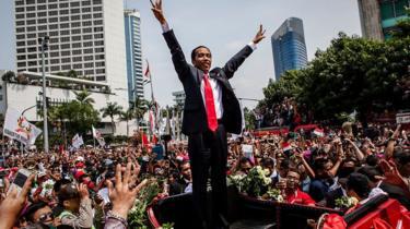 Elektabilitas Jokowi 'Dibayangi' Masalah Ekonomi, Kebangkitan PKI dan SARA