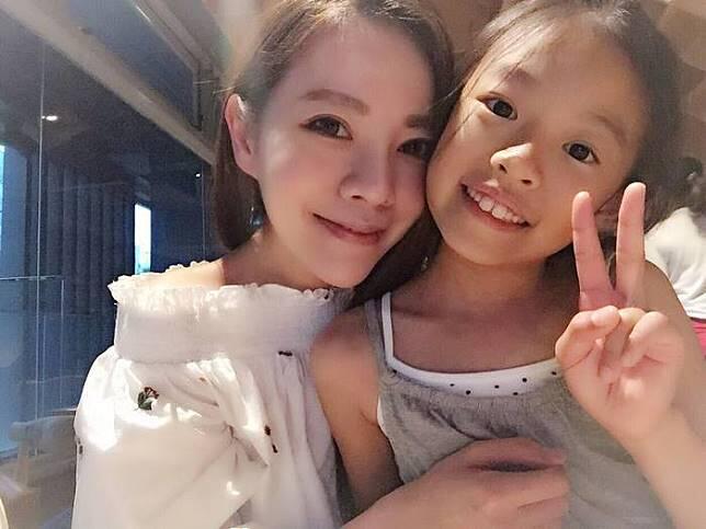 Bisa Bedakan, Mana Ibu Mana Anak? Bikin Pangling Gan!