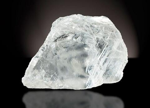 Spesimen Mineral Tambang Dalam Bentuk Mentah di Alam Bebas (Raw/Ore)