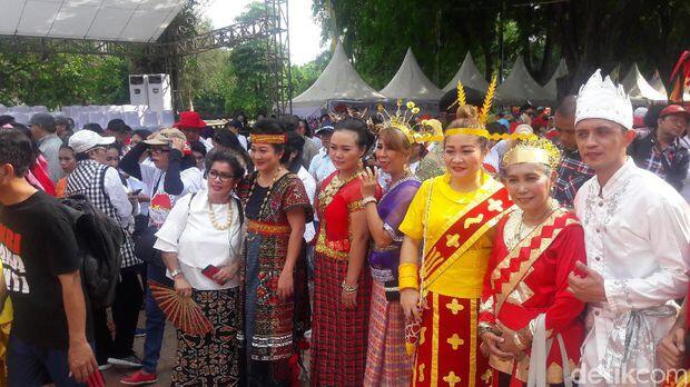 Relawan Jokowi-Ahok-Djarot Mulai Berdatangan ke Lapangan Banteng