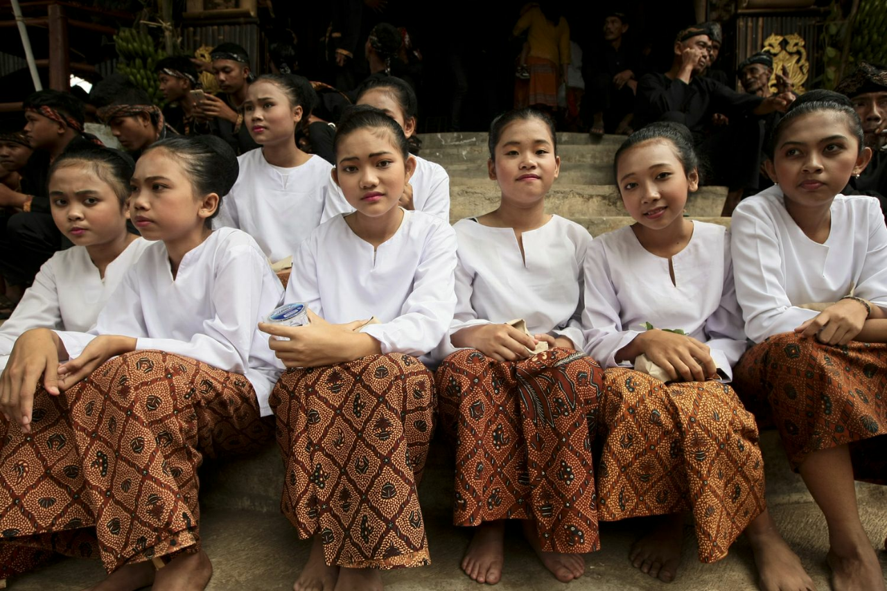 THE STRUGGLES OF SUNDA WIWITAN FOLLOWERS