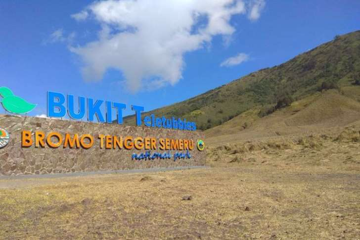 Dianggap Penghamburan Uang, Tugu Nama di Gunung Bromo Diprotes