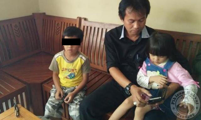 &#91;TEGA&#93; Dua Bocah Ditelantarkan Orang Tuanya Dengan Surat Wasiat, di Tasikmalaya