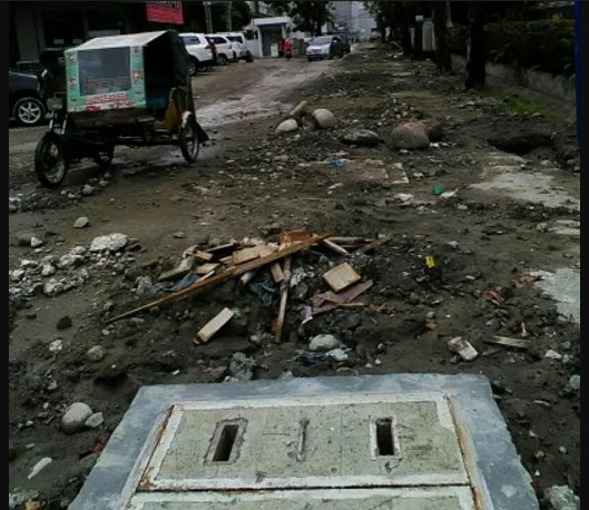 Usai disemprot Jokowi, Walkot Medan langsung 'tambal' jalan yang rusak