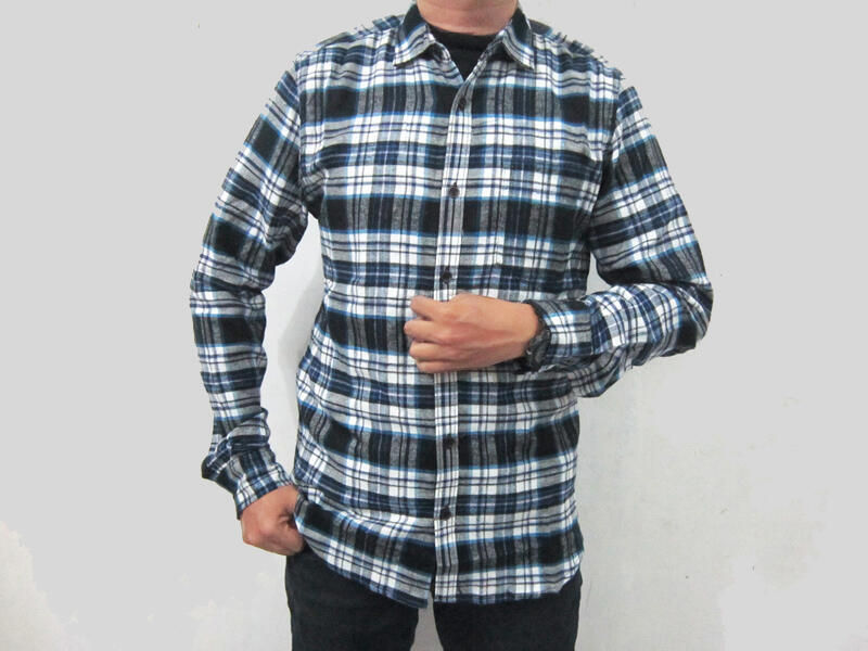 Terjual KEMEJA FLANEL KATUN CELANA PANJANG KAOS JAKET  