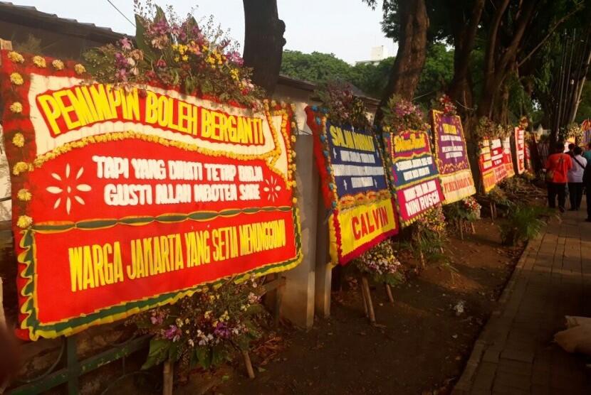 Karangan bunga yang tertukar &#91;Edisi Gubernur Jakarta Baru&#93;