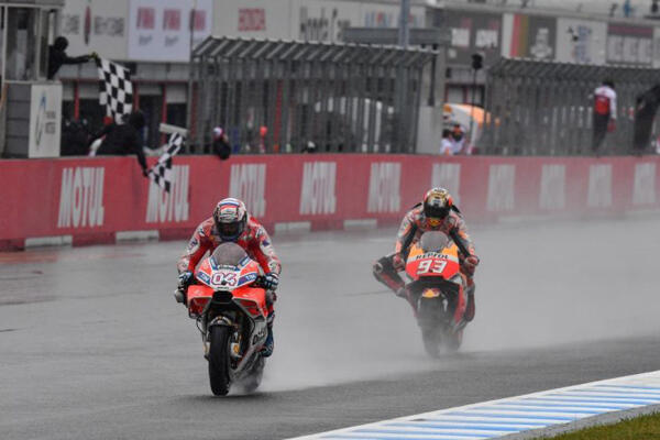 Dovizioso Menangi Duel Sengit di Balapan Basah MotoGP Jepang