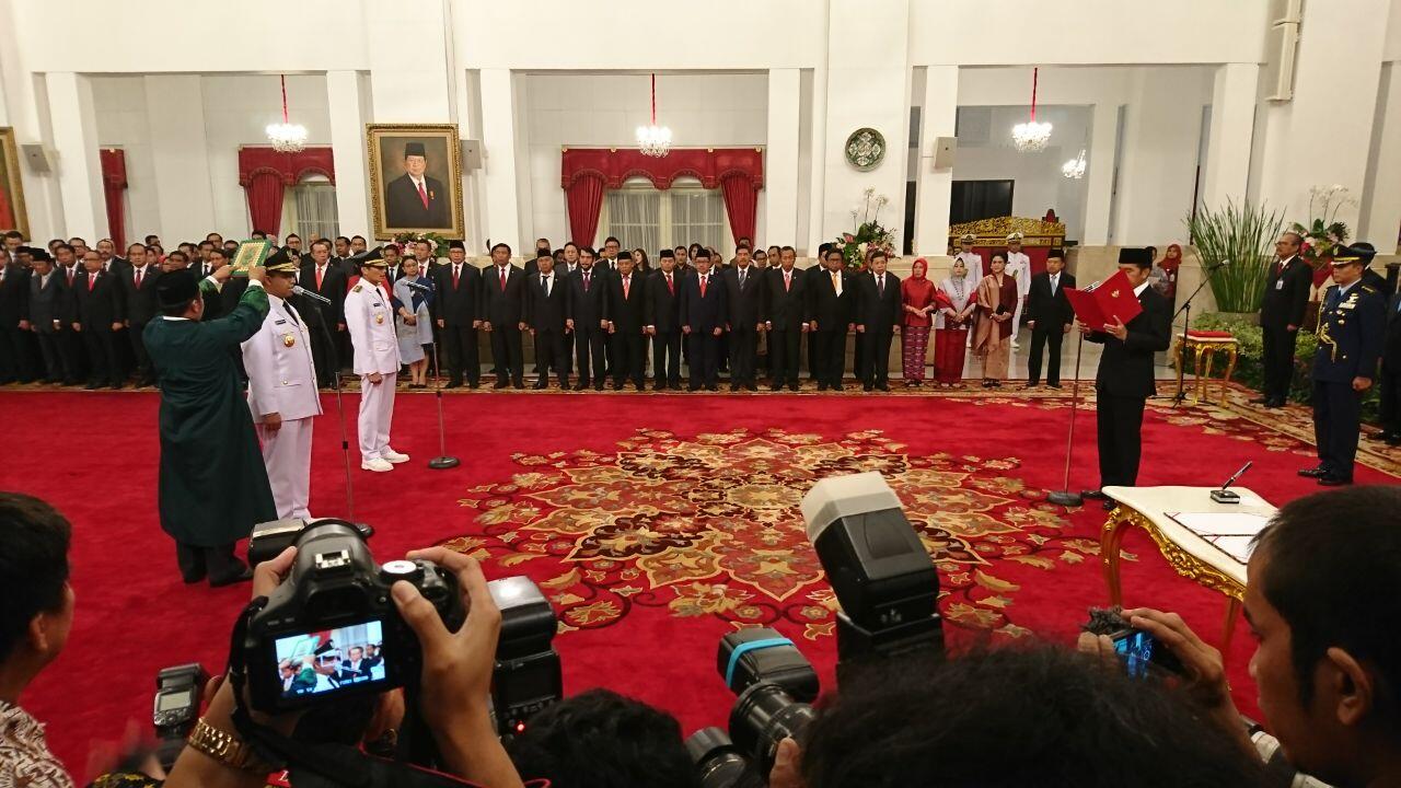 Momen Pelantikan Anies-Sandi di Istana Negara