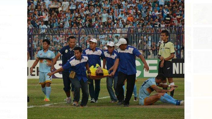 Ini Kronologi Meninggalnya Kiper Persela Lamongan saat Lawan Semen Padang