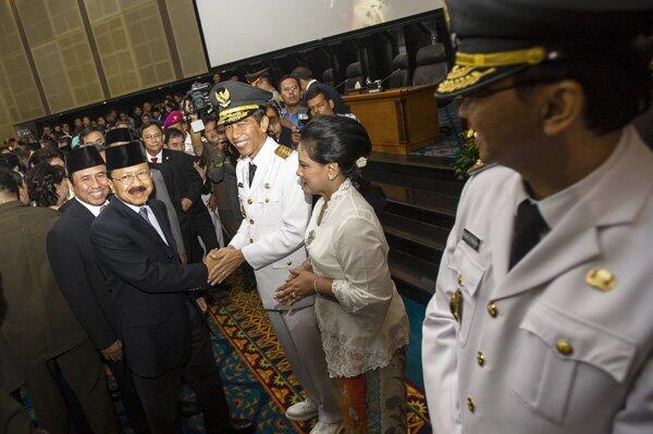 BREAKING NEWS : TERNYATA DJAROT DATANG KE ACARA PELANTIKAN !!