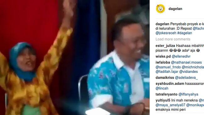 Kocak! Nenek Ini Kaget Saat Foto e-KTP di Kelurahan