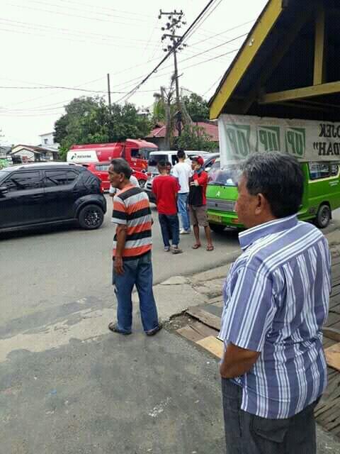 Ketika Supir Angkot Demo (Lagi), Yang Rugi Justru Supir Angkot Sendiri