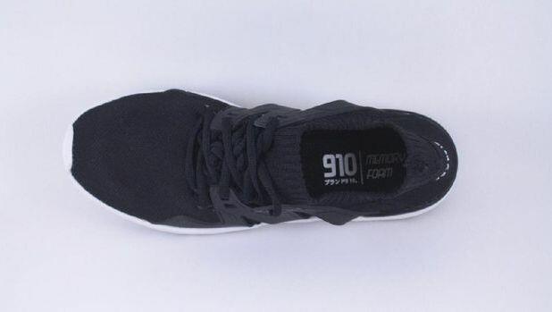 Sepatu Kets yang Dipakai Sandiaga Dirancang Khusus untuk Blusukan
