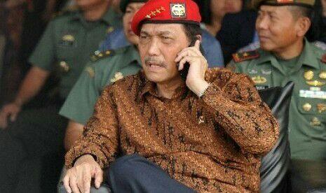 Menko Luhut Kesal 'Dibohongi' Sandiaga Soal Reklamasi
