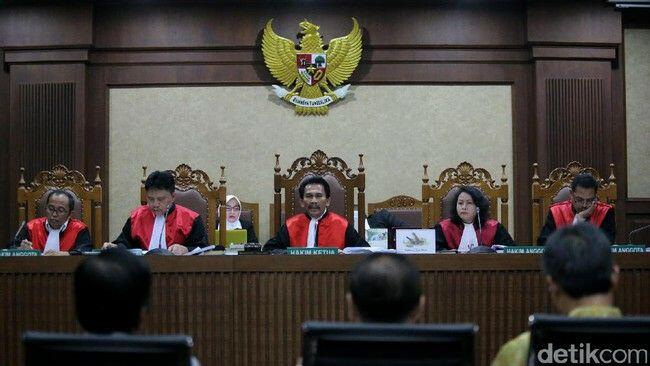 Terdakwa e-KTP Beli 23 Mobil, Hakim: Aku Iri, 10 Tahun Pakai Avanza