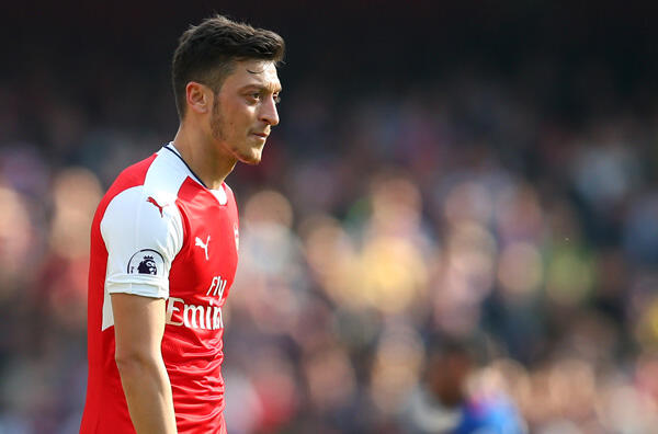 Pemain Ini Terancam Posisinya Jika Ozil Pindah ke Man United