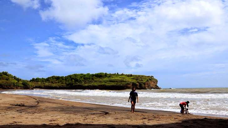 Ini dia Gan, 4 Pantai di Pacitan yang Cocok buat Beach Camp