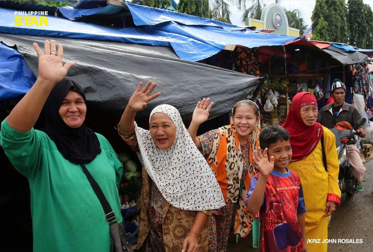 Potret Bahagia Pemulangan Tentara Filipina Setelah Mengalahkan Teroris Militan Islam