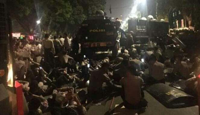 Demo Mahasiswa di Depan Istana Berakhir Ricuh