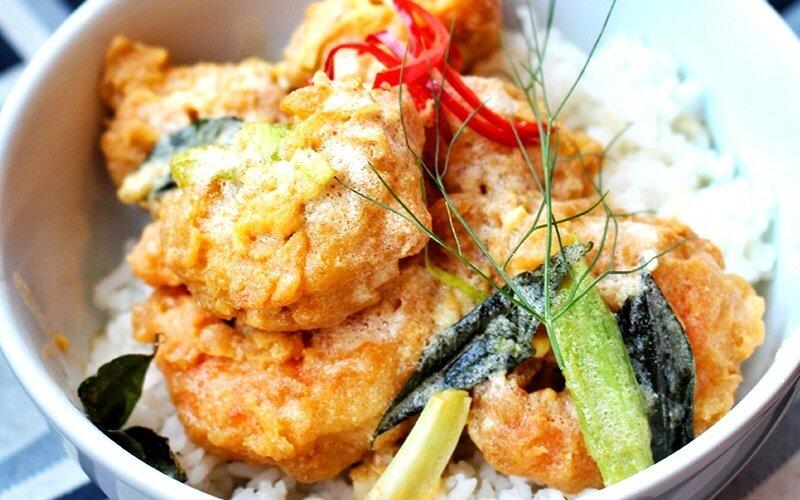 Yuk, Cicip Rice Bowl Ayam dan Dory Saus Telur Asin di 5 Tempat Ini