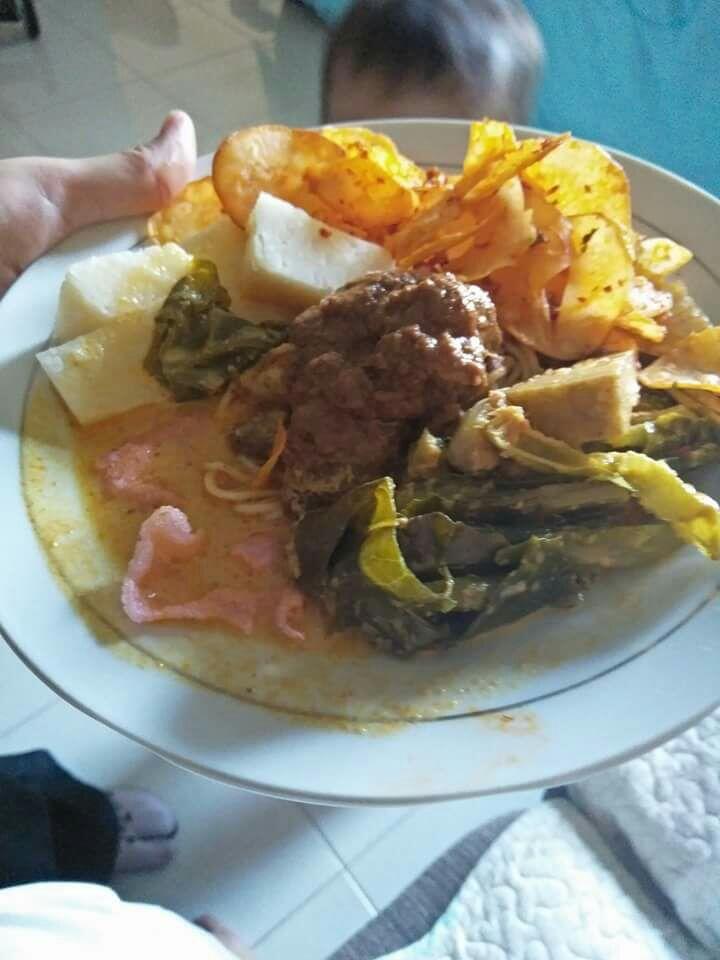 Kupas Tuntas Lontong Padang