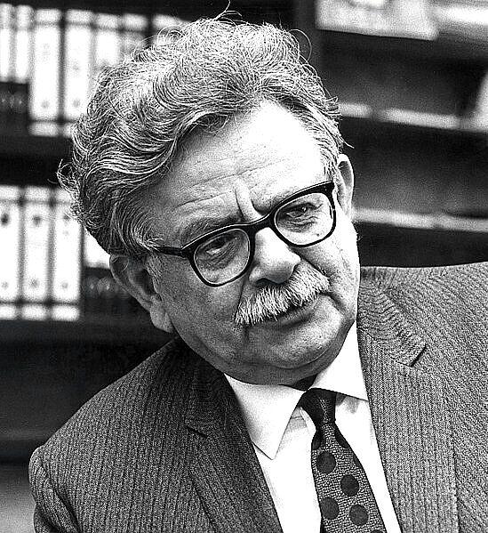 Hakekat Massa oleh Elias Canetti