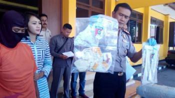 Cara Cucu Cahyati bunuh bayinya, kepala diduduki sampai muncrat darahnya
