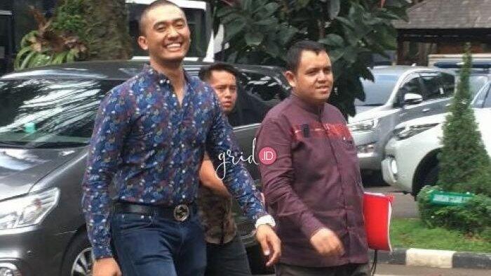 Pernah Jadi Korban Kicauan Palsu, Komika Uus Jadi Saksi Kasus Cuitan Nikita Mirzani