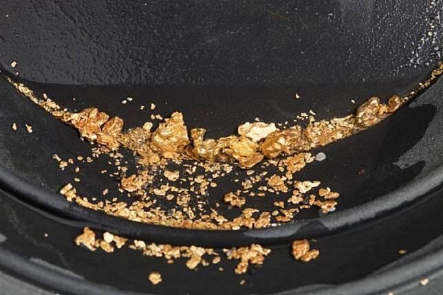 Di Negara Swiss, Tiap Tahun Membuang 40kg Emas!