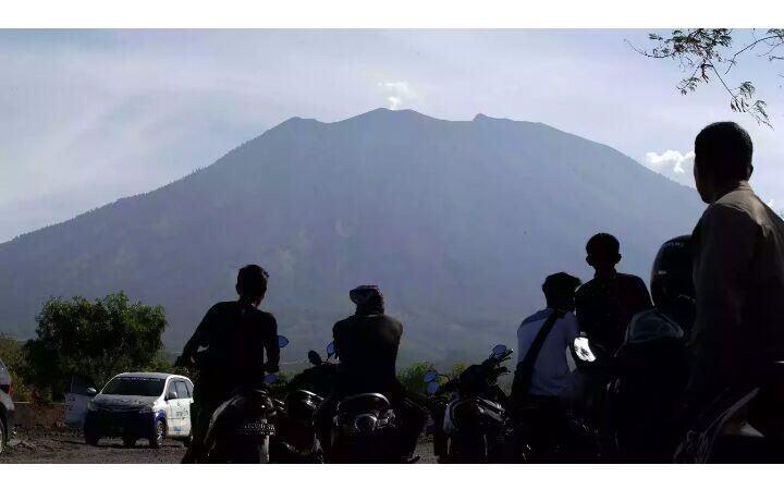 Skenario Evakuasi Pengungsi Gunung Agung Lewat Laut