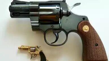 Penampakan pistol terkecil di dunia