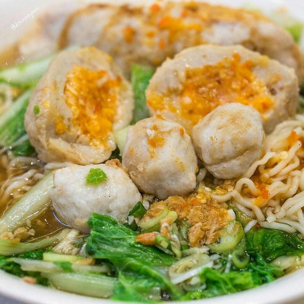 Nyamm! Enaknya Bakso Isi Telur Asin Bisa Dicicip 4 Tempat Ini