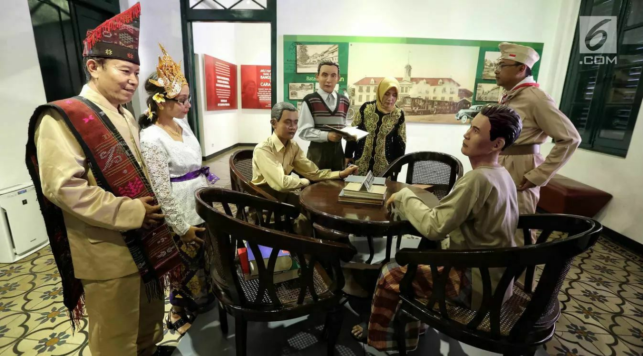 PHOTO: Mengenang Jejak Sejarah Indonesia di Museum Sumpah Pemuda