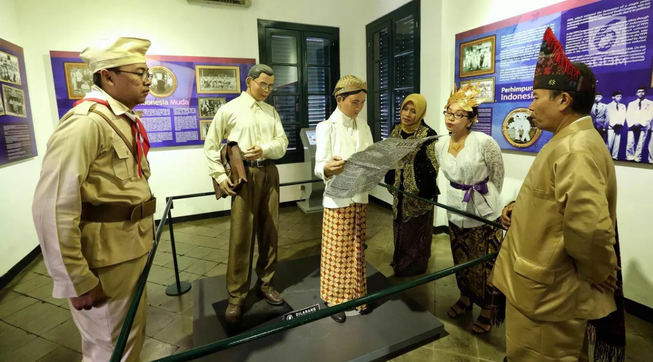 PHOTO: Mengenang Jejak Sejarah Indonesia di Museum Sumpah Pemuda