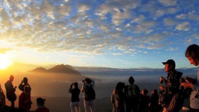 Ini 5 Puncak Gunung untuk Berburu Matahari Terbit