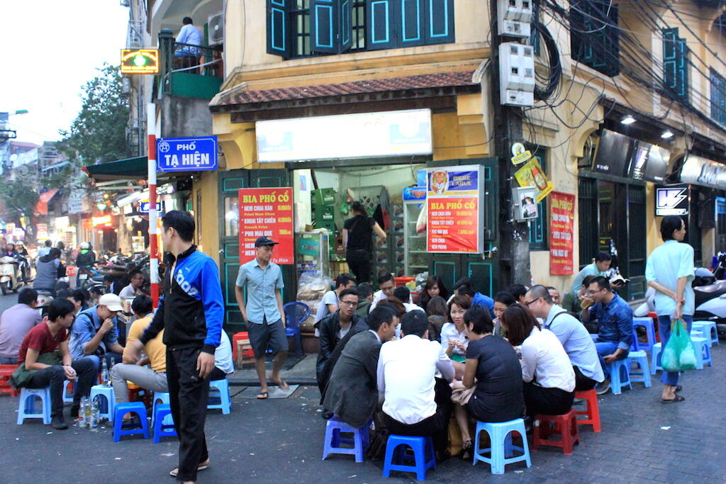 Makanan Populer di Vietnam ini Terbuat dari Bahan 1000 Cacing, Berani Makan?