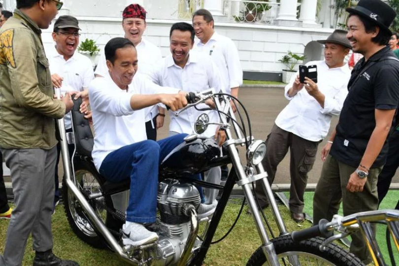 Jokowi Jajal Chopper Kustom di Istana Bogor  KASKUS